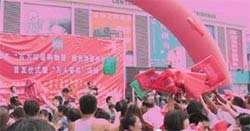 市民哄抢环保袋　绿色消费首发出意外