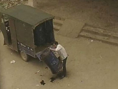 三轮车到公交车 撒贝宁地沟油追踪记