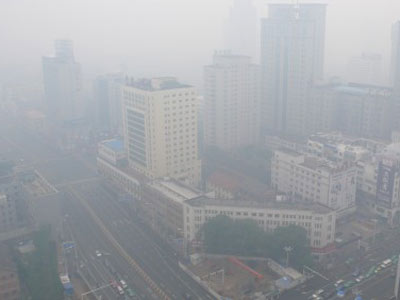 大雾弥漫 气象台拉响大雾橙色警报(图)