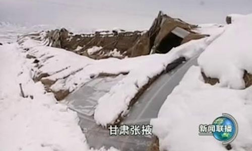 甘肃张掖惊现大雪 厚度达20厘米(图)