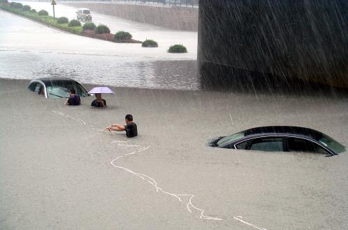 台风莫拉克登陆：各地积极应对减少损失