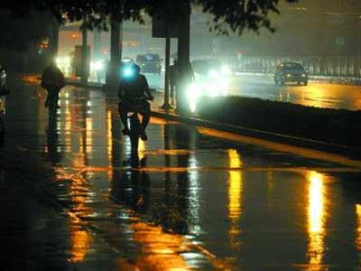 中国6月雷雨天气不断 专家提醒慎用手机