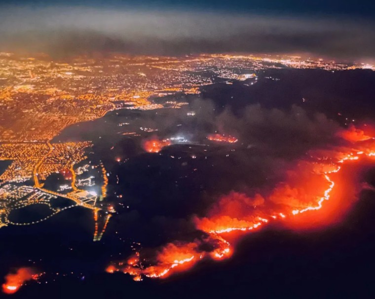 美加州大火逼近强生、赛诺根制药园区 7万人紧急撤离