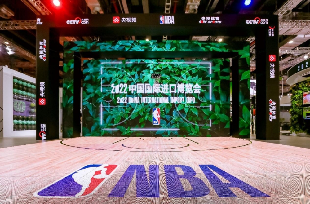 NBA携绿色环保主题亮相进博会 展现不一样的篮球风采