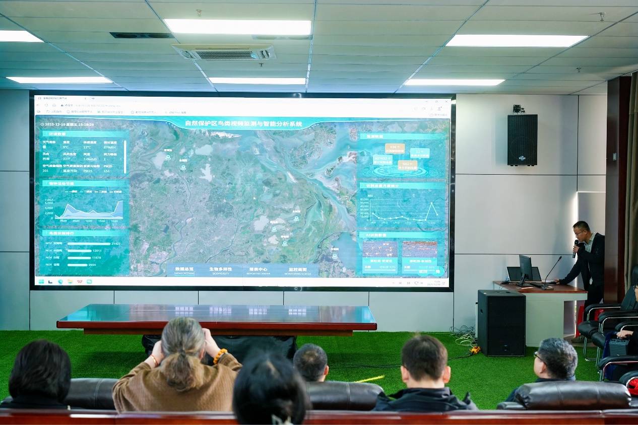 鹤舞鄱湖 科技守护候鸟万里之约 